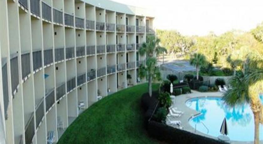 Pirates Bay Guest Chambers and Marina