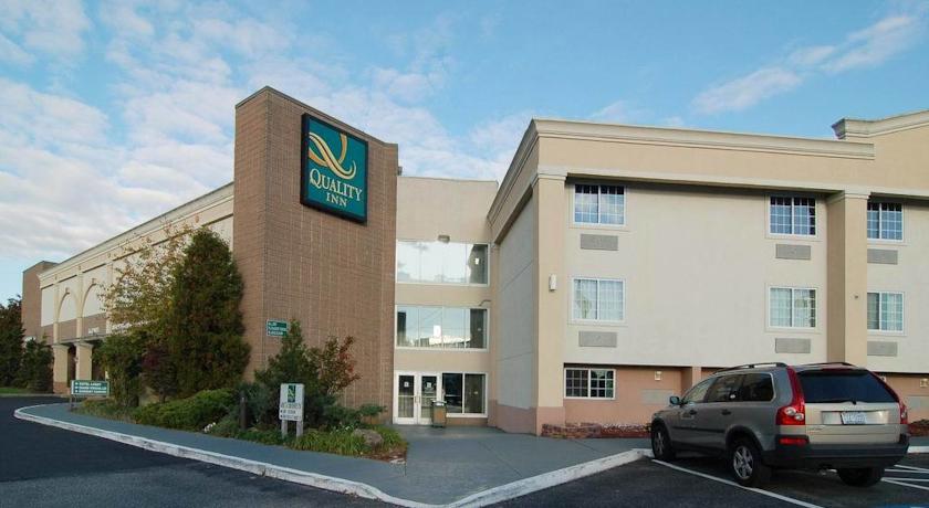 Quality Inn & Conference Center Maple Shade