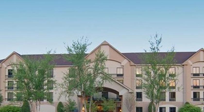 Quality Inn & Suites Biltmore South