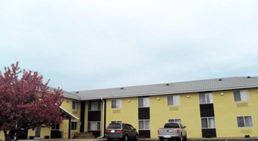 Quality Inn & Suites West Bend