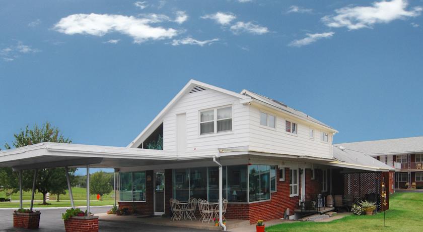 Quality Inn Breeze Manor