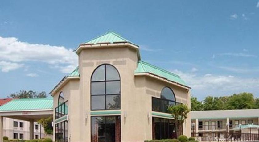 Quality Inn Commerce