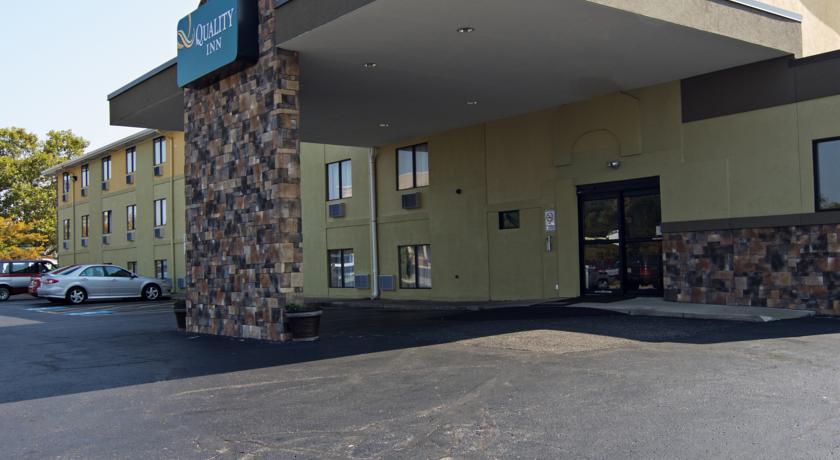Quality Inn Hall of Fame EX Days Inn Canton