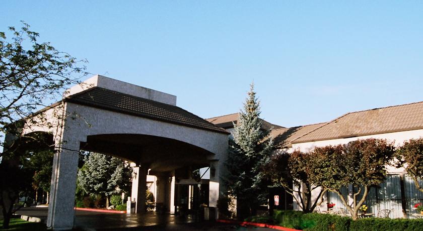 Quality Inn Valley Suites Spokane