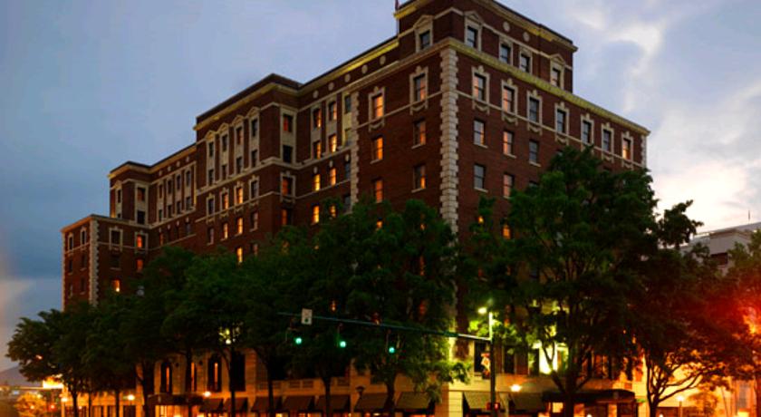 Read House Hotel Historic Inn and Suites