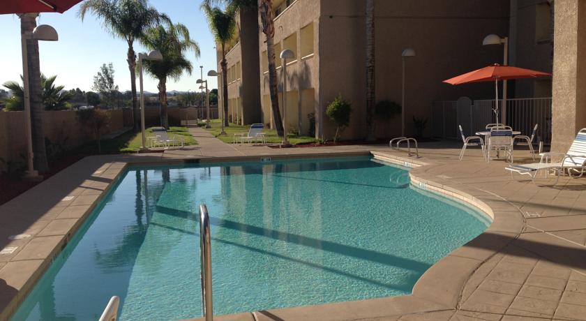 Red Lion Inn & Suites