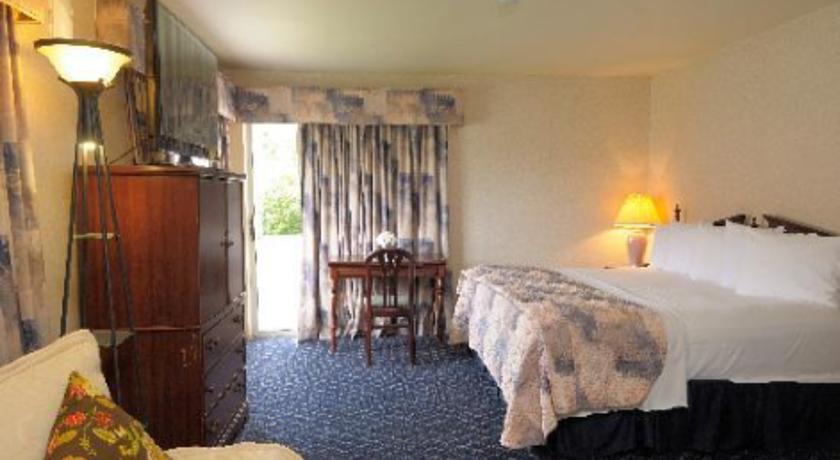 Regency Inn & Suites West Springfield