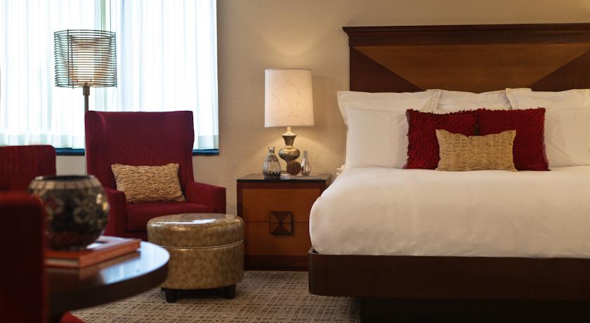 Renaissance Chicago North Shore