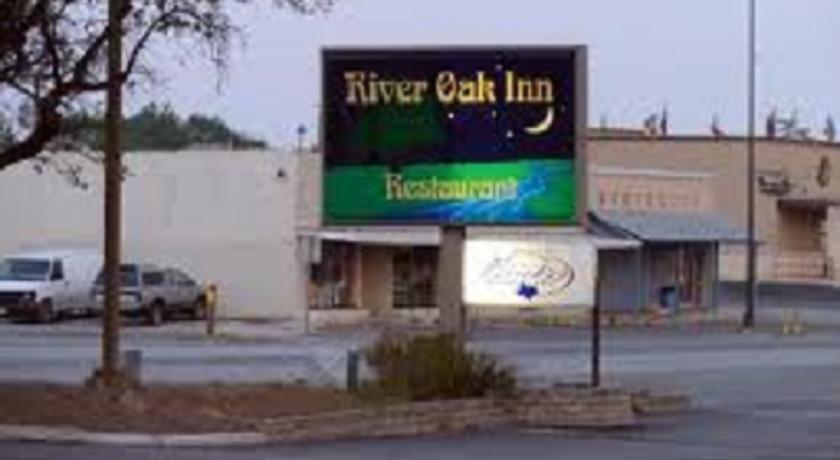 River Oak Inn
