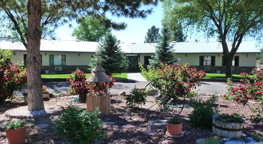 Riverwood Inn & Rv Park Llc