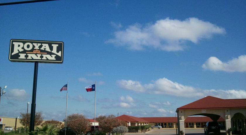 Royal Inn Pearsall
