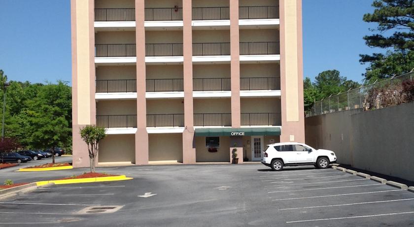 Savannah Suites Chamblee