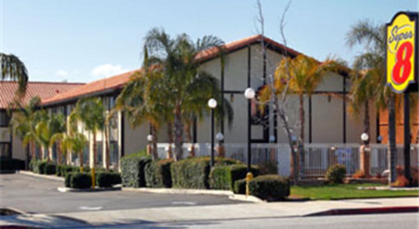 Super 8 Banning Casino Outlet Mall