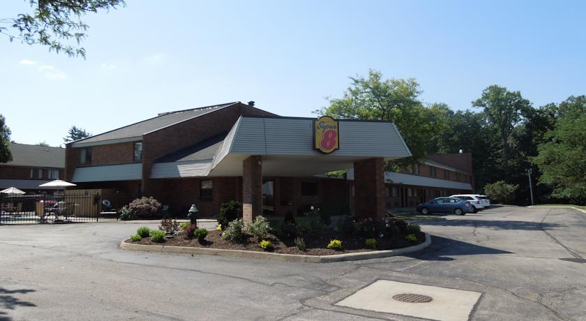 Super 8 Beachwood Cleveland Area