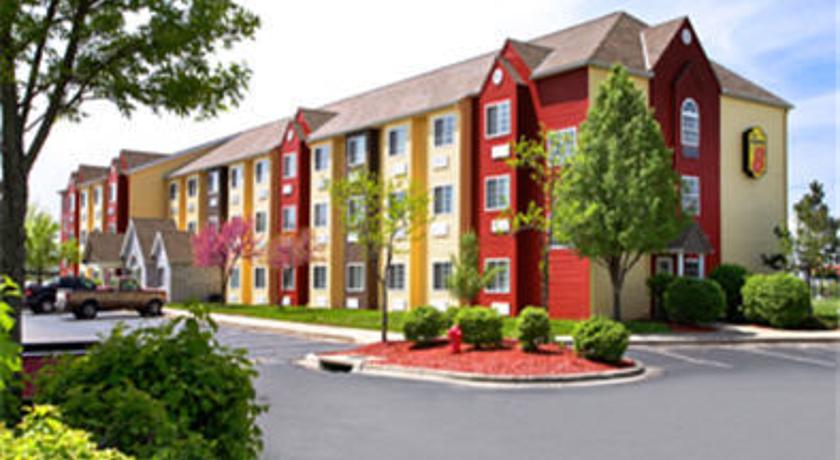 Super 8 Blue Springs