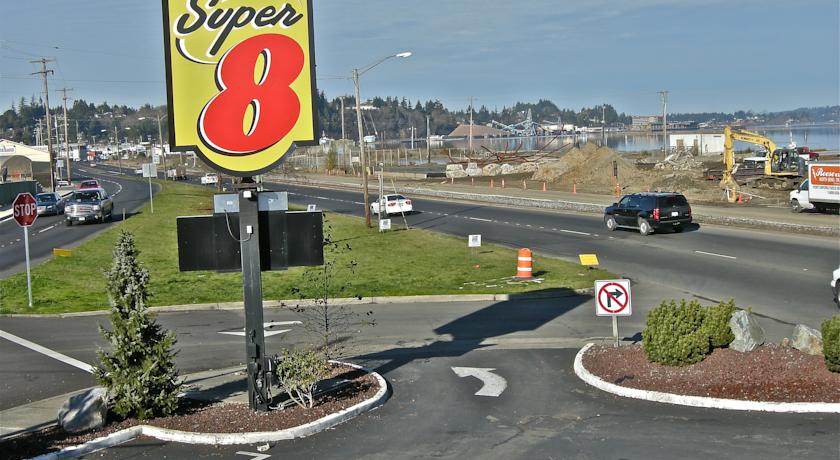 Super 8 Coos Bay North Bend