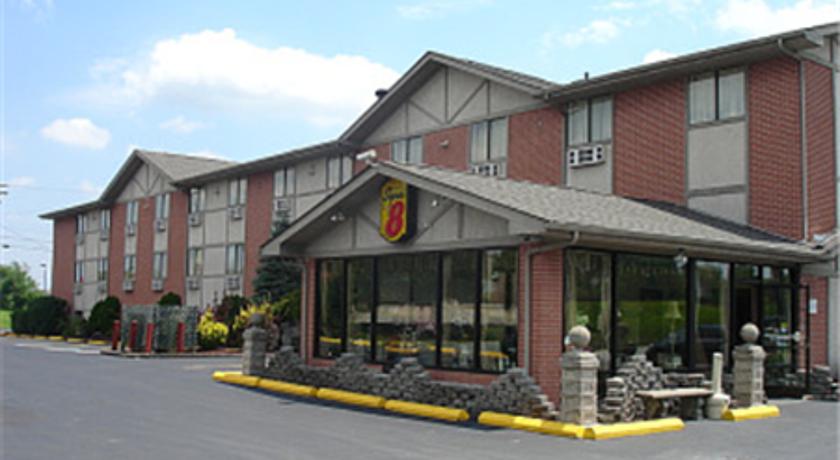 Super 8 Corbin London