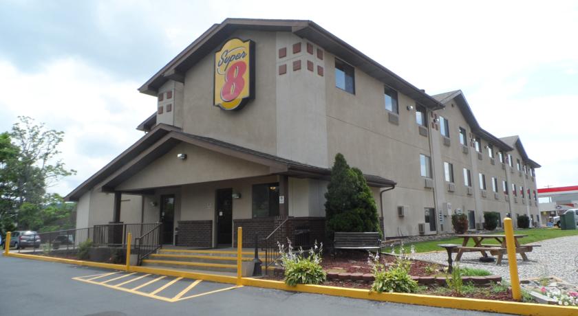 Super 8 Dunbar - Charleston Area