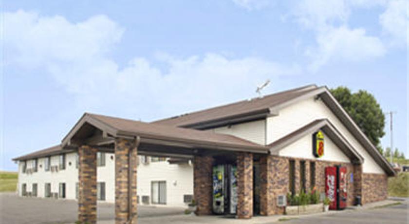 Super 8 Fergus Falls