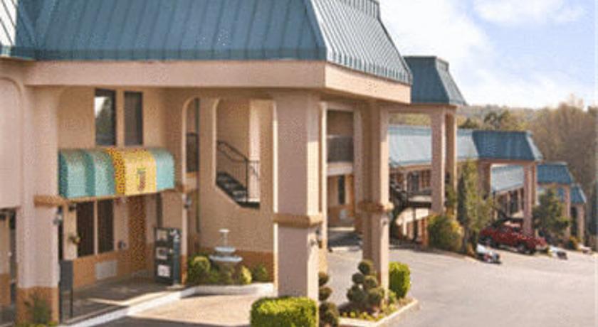 Super 8 Forest ParkStadiumAtlanta Area