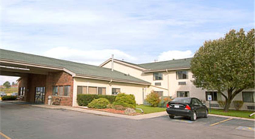 Super 8 Henrietta Rochester