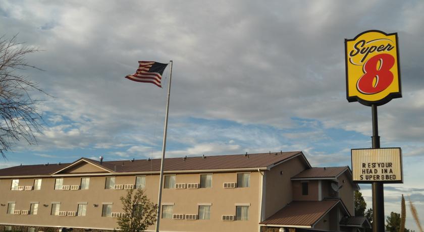 Super 8 Las CrucesWhite Sands Area