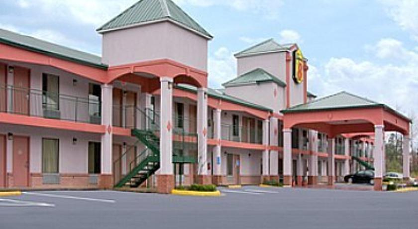 Super 8 Pearl Jackson East