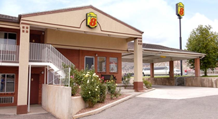 Super 8 SalinaScenic Hills Area