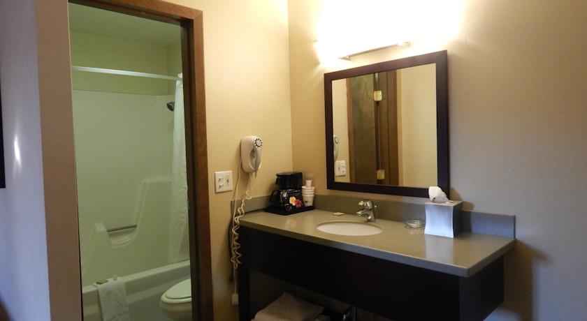 Super 8 White River Junction