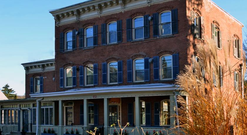 The 1850 House & Tavern