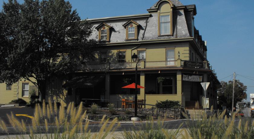 The Altland House Inn & Suites