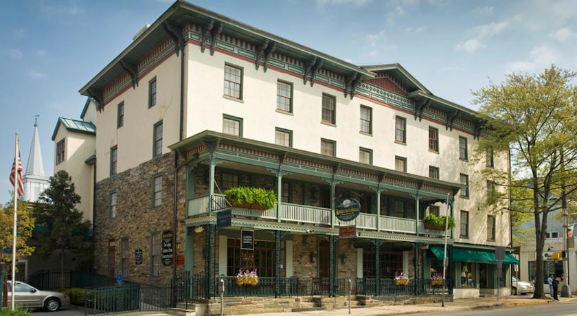 The Lambertville House