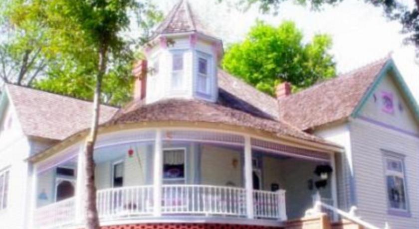 The Queen Anne House