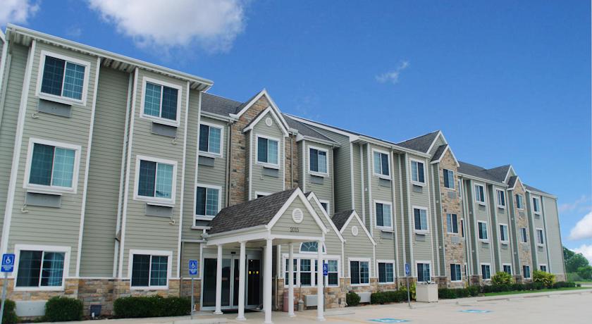 Three Rivers Inn & Suites