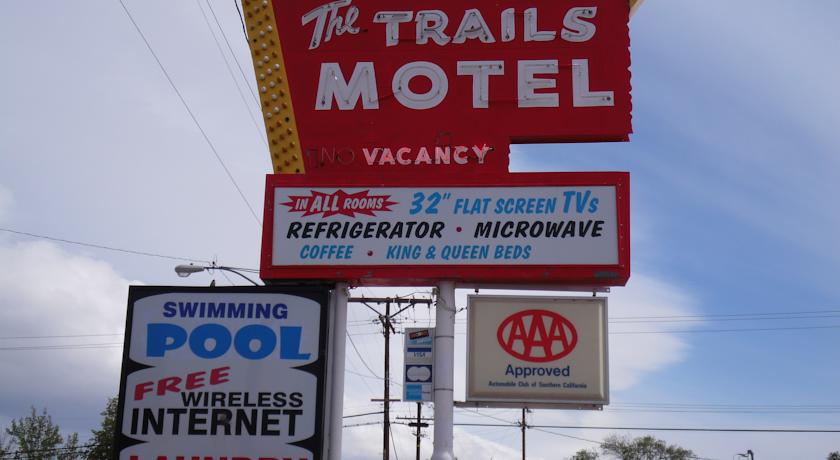 Trails Motel