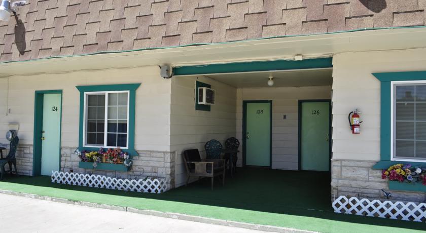 Western Motel Lovell