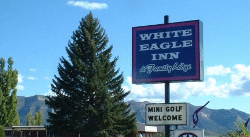 White Eagle Inn & Family Lodge