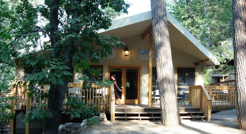Yosemite Bug Rustic Mountain Resort