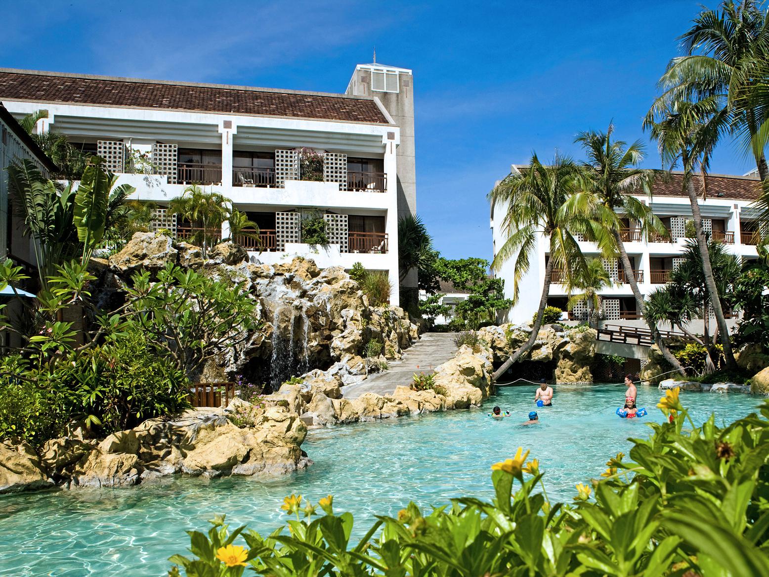 Yoho Landis Beach Resort