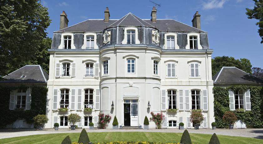 Ch^ateau Clery - Najeti