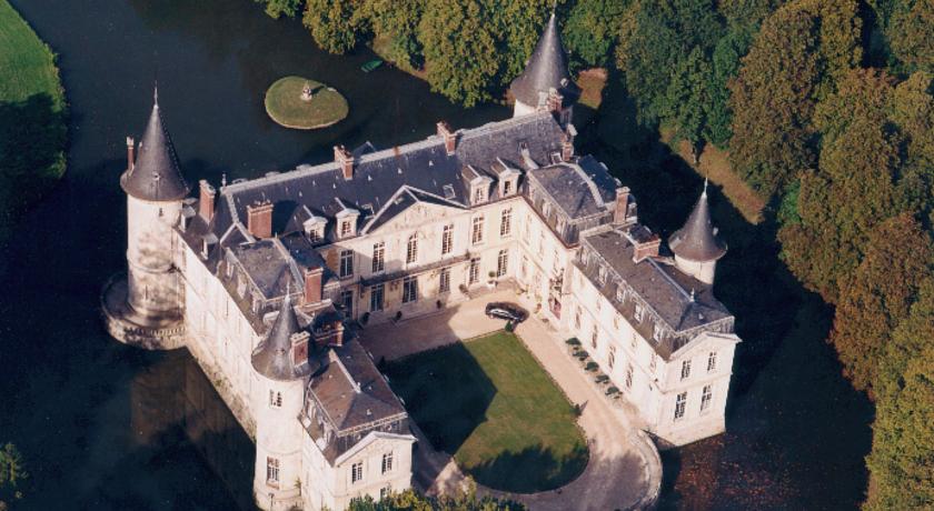 Ch^ateau dErmenonville