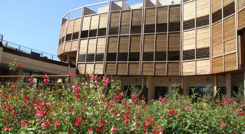 Clarion Suites Narbonne Ile du Gua