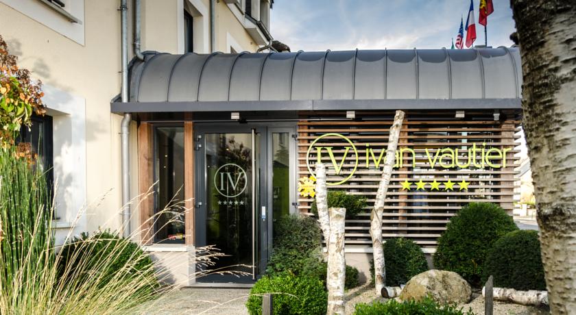 Ivan Vautier - Ch^ateaux & H^otels Collection