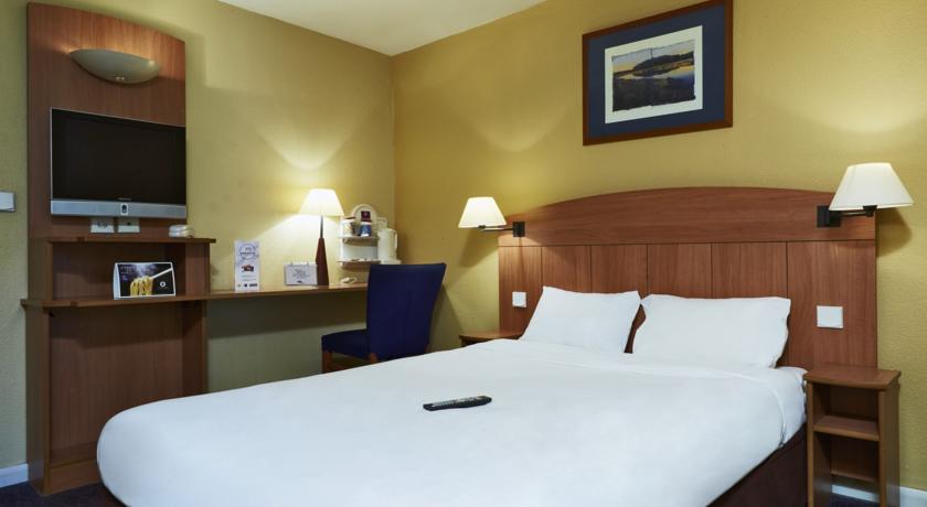 Kyriad Villeneuve La Garenne