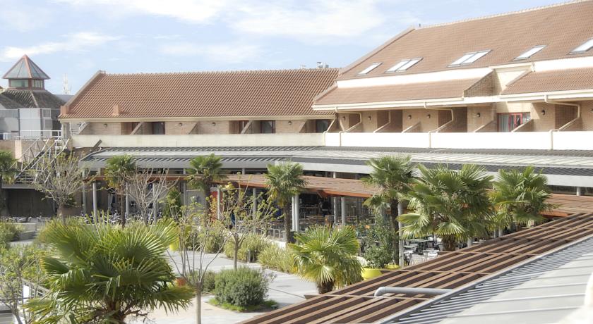 AR Parquesur Hotel
