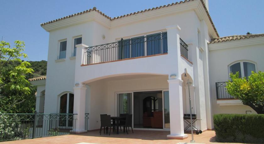 Arcos Gardens Golf Club & Country Estate