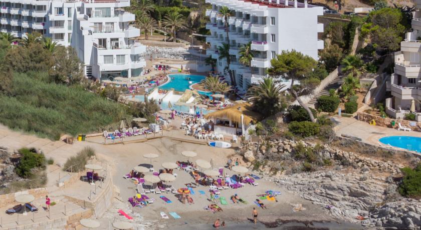 Fergus Style Cala Blanca Suites