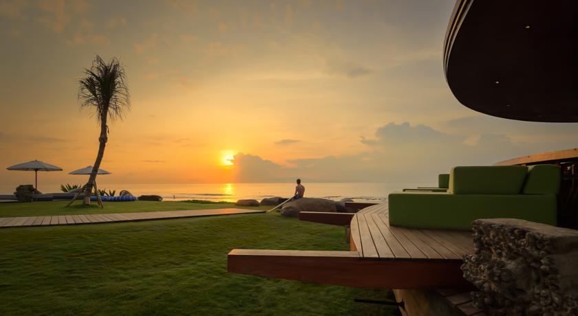 Komune Resort & Beach Club