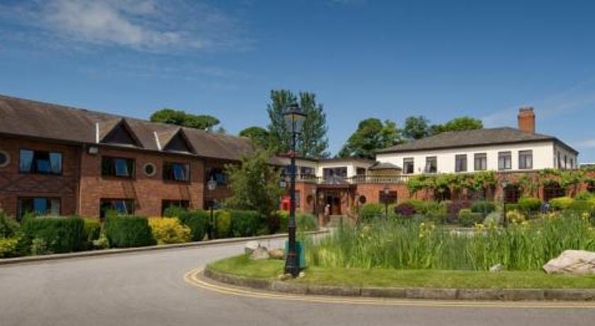 Bredbury Hall And Country Club