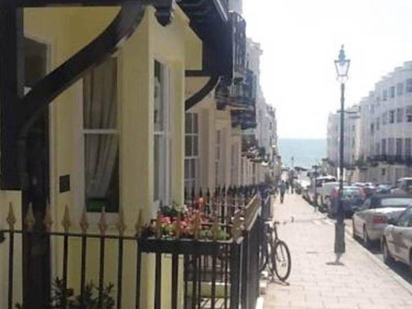 Cross Street Guesthouse